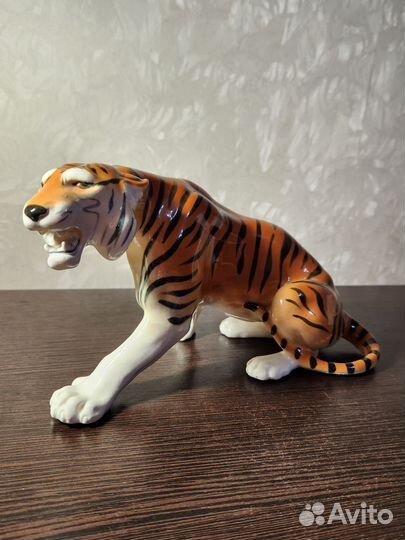 Фарфоровые статуэтки