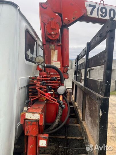 Грузовик манипулятор