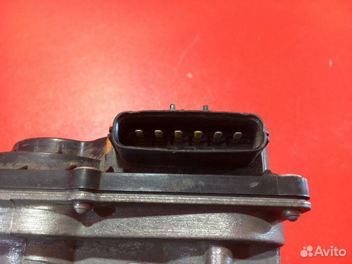 Дроссельная заслонка Subaru Forester SG5 EJ203