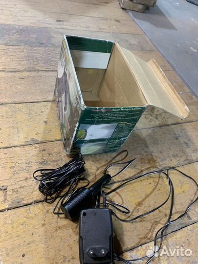 Фонарь галогенный, аккумуляторный прожектор