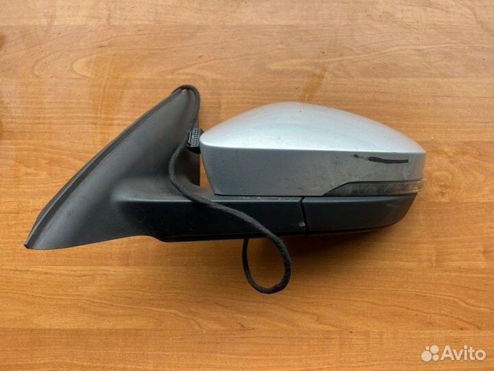 Зеркало наружное заднее левое Skoda Octavia A7