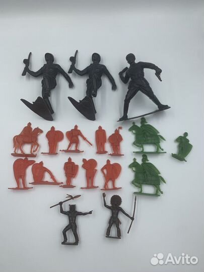 Солдатики все разом