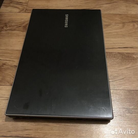 Ноутбук Samsung i3 4gb ssd120