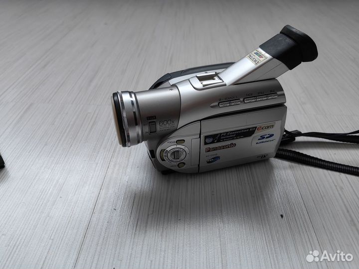 Видеокамера Panasonic NV-DS38