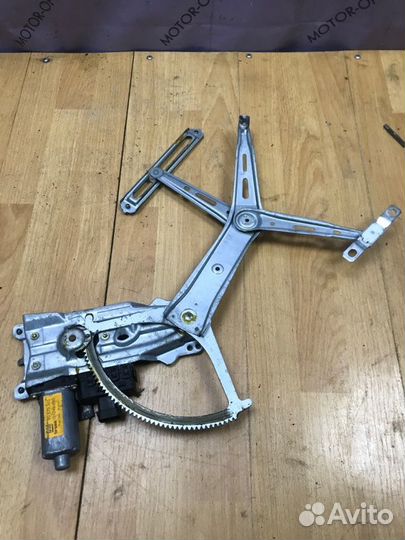 Стеклоподъемник передний левый Opel Zafira A