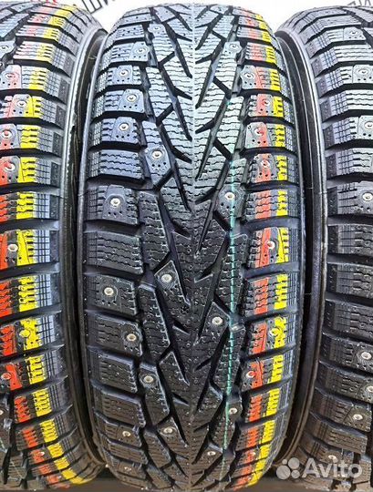 Nokian Tyres Hakkapeliitta 7 215/55 R17 86T