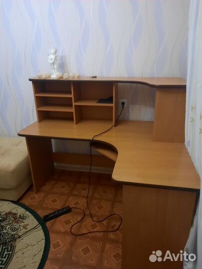 Компьютерный стол