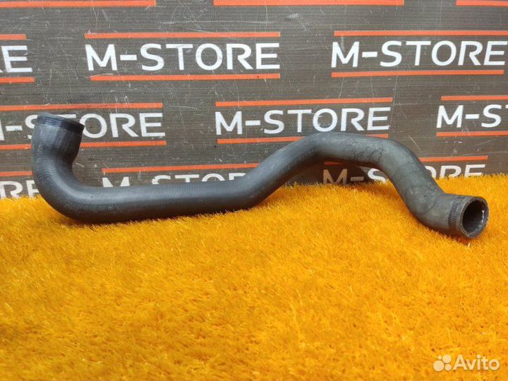 Патрубок радиатора нижний Mercedes-Benz C-Class