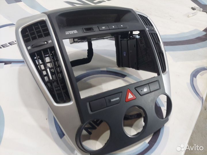 Консоль центральная Kia Ceed ED