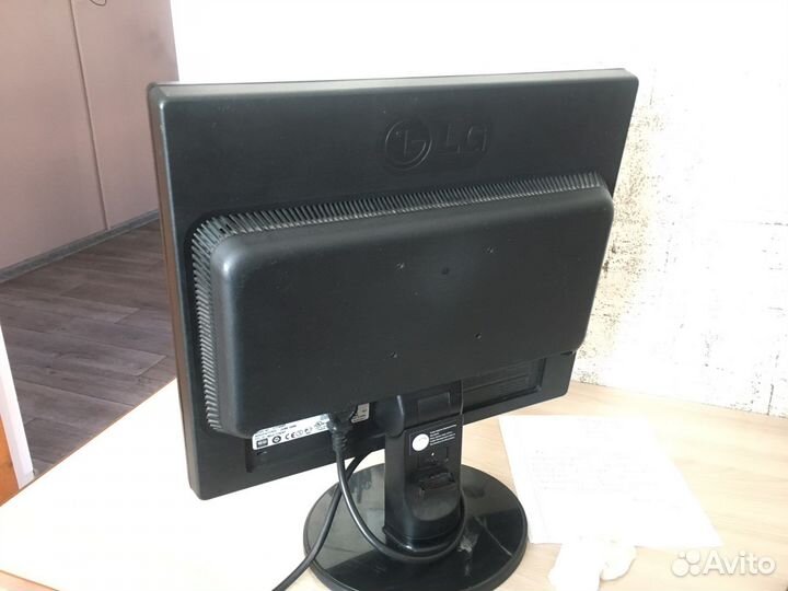 Монитор LG flatron 17