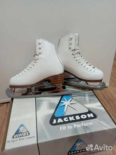 Продам коньки jackson artiste фигурное катание