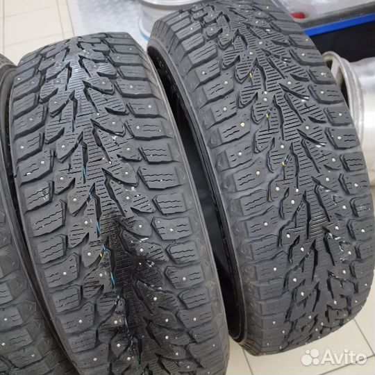 Kumho WinterCraft Ice Wi32 225/65 R17 102T