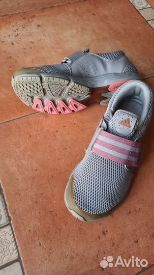 Adidas кроссовки женские