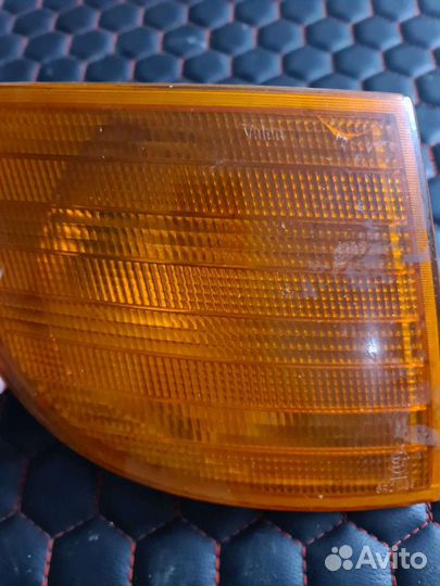 Поворотник правый Mercedes W638