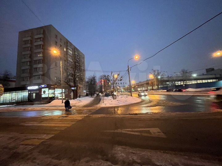 Продам торговое помещение, 369 м²