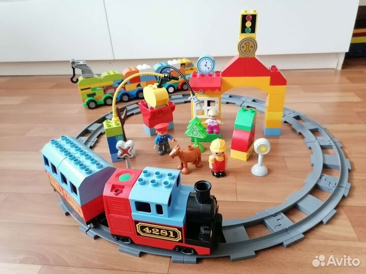 Железная дорога и набор машинок Lego duplo