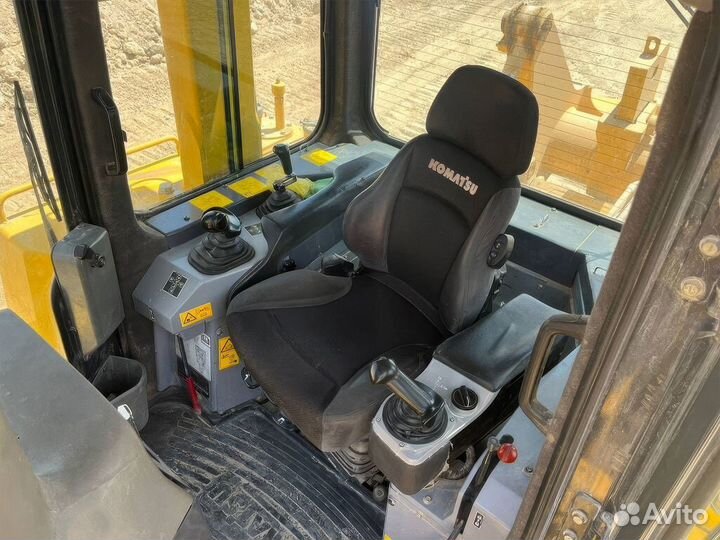 Komatsu D275A-6, 2024