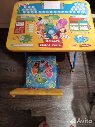Детский столик и стульчик