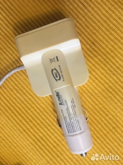 Зарядка автомобильная для iPhone
