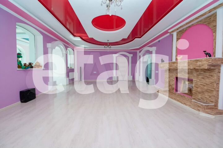 Дом 254,7 м² на участке 6 сот.