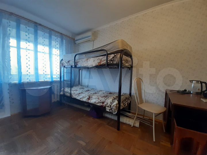 Комната 18 м² в 3-к., 4/5 эт.