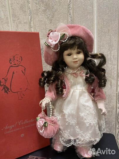 Кукла фарфоровая коллекционная