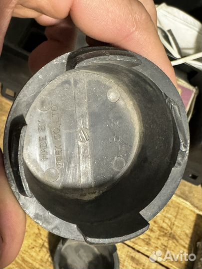 Крышки пластиковые от бутылки