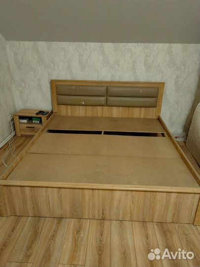 Кровать двухспальная 180200