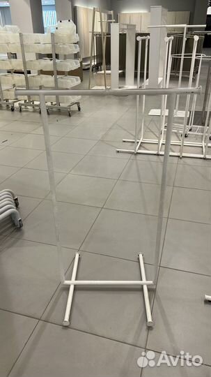 Вешалка напольная. Торговое оборудование