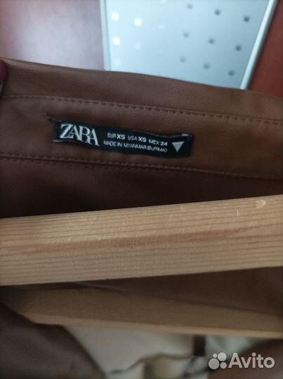 Платье из экокожи Zara XS