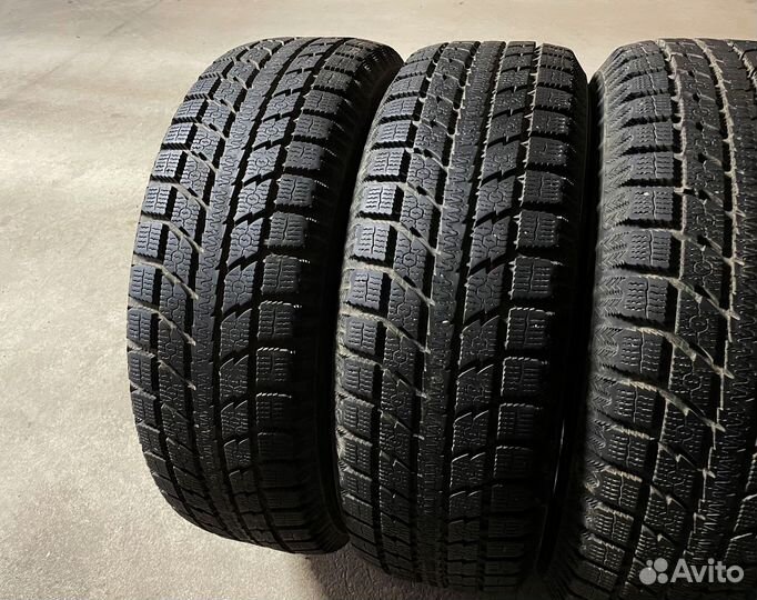 Toyo Observe GSi-5 215/65 R17