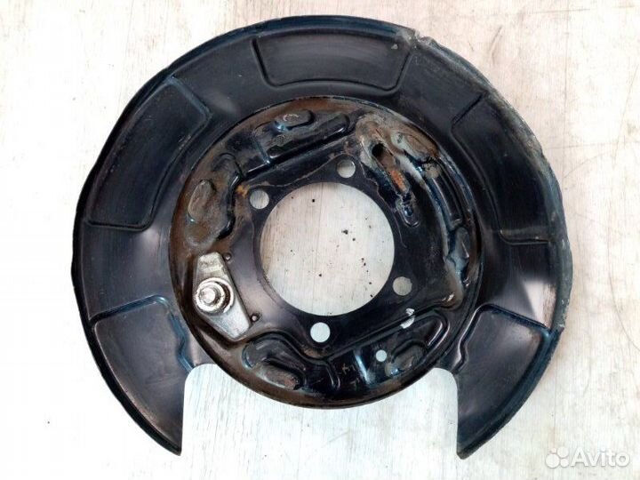 Пыльник тормозного диска задний правый Mitsubishi