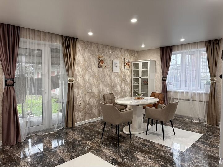 Дом 175 м² на участке 6 сот.