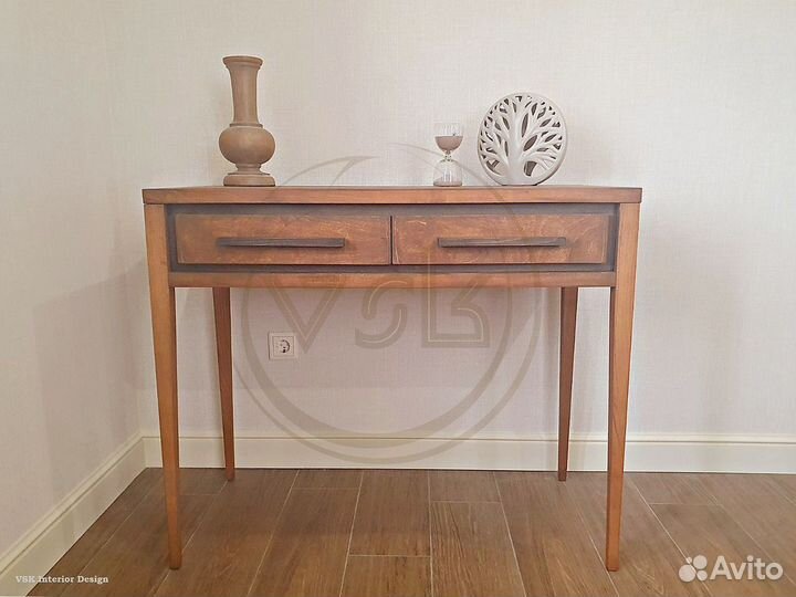 Консоль, туалетный столик