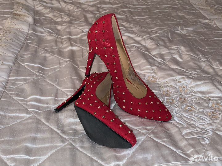 Туфли красные на каблуке 39-40