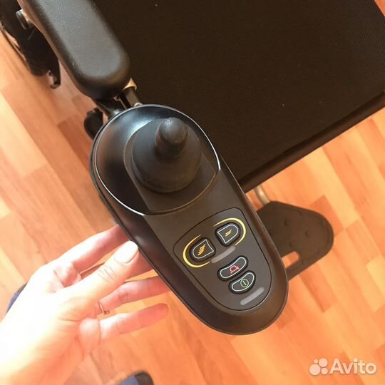 Коляска инвалидная с электроприводом