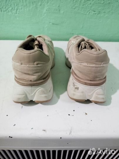 Кроссовки на 37размер