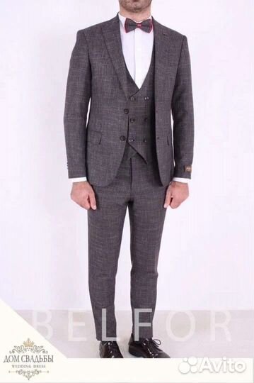 Костюм тройка