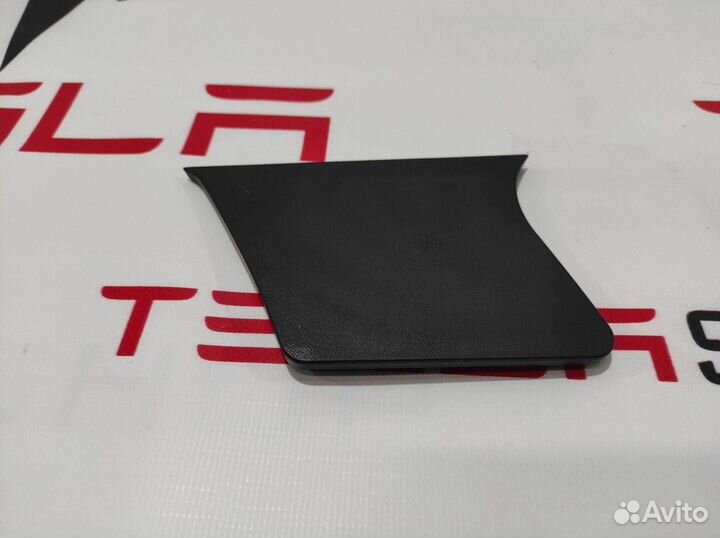Накладка стойки B, наружная Tesla Model S 2015