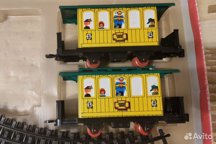 Игрушки винтаж:дом, ж/д дорога Orient/Tornado,весы