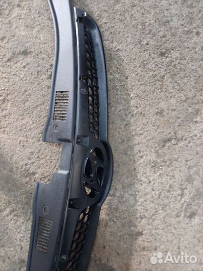 Hyundai i30 решетка верхняя