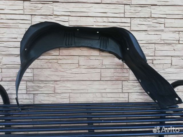 Подкрылок задний правый Toyota Hilux