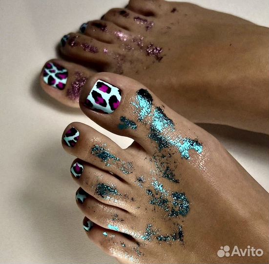 Модель на смарт педикюр, аппаратный, подолог