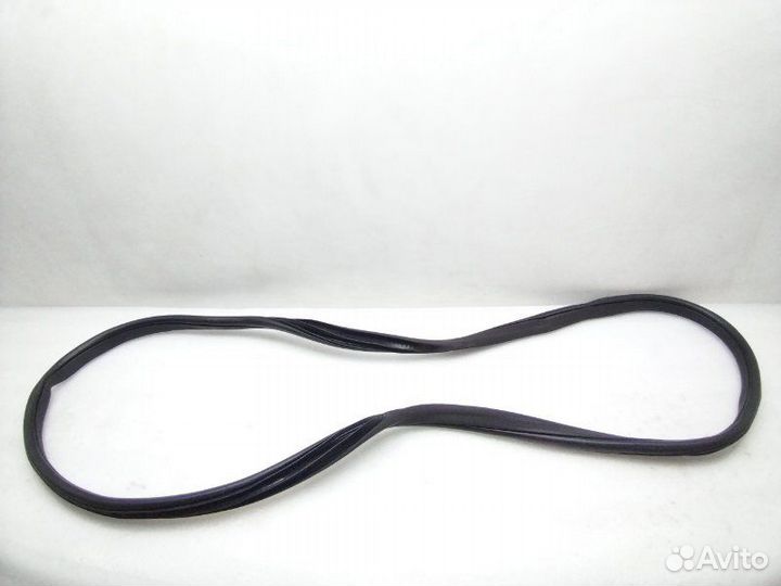 Уплотнитель двери задний левый Land Rover