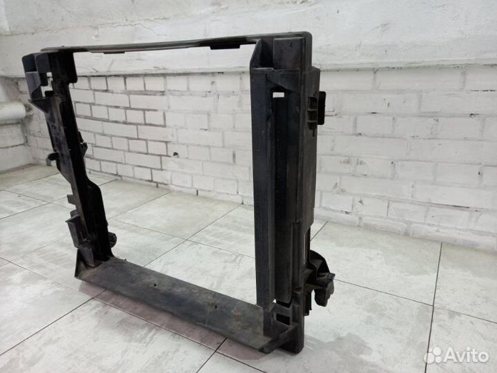 Рамка радиатора Bmw X5 E70 N63B44A 2012