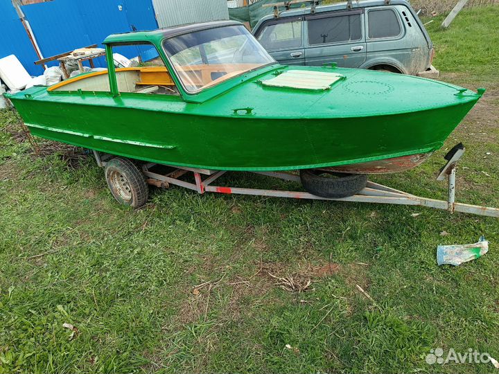 Лодка прогресс с мотором