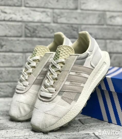 Кроссовки Adidas Retropy