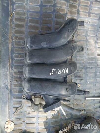 Впускной коллектор Toyota Corolla Auris E150