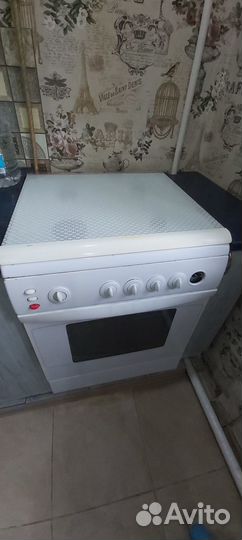 Продам газовую плиту