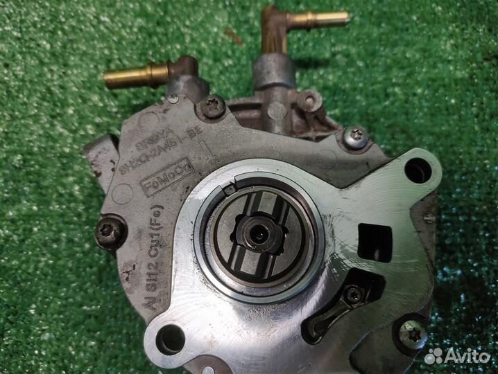 Насос вакуумный Land Rover Discovery 4 2010